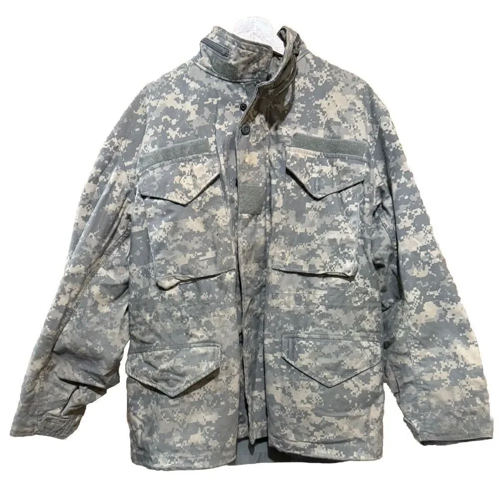U.S. Military Cold Weather Field Coat w Hood Universal Digital Camo Medium Short